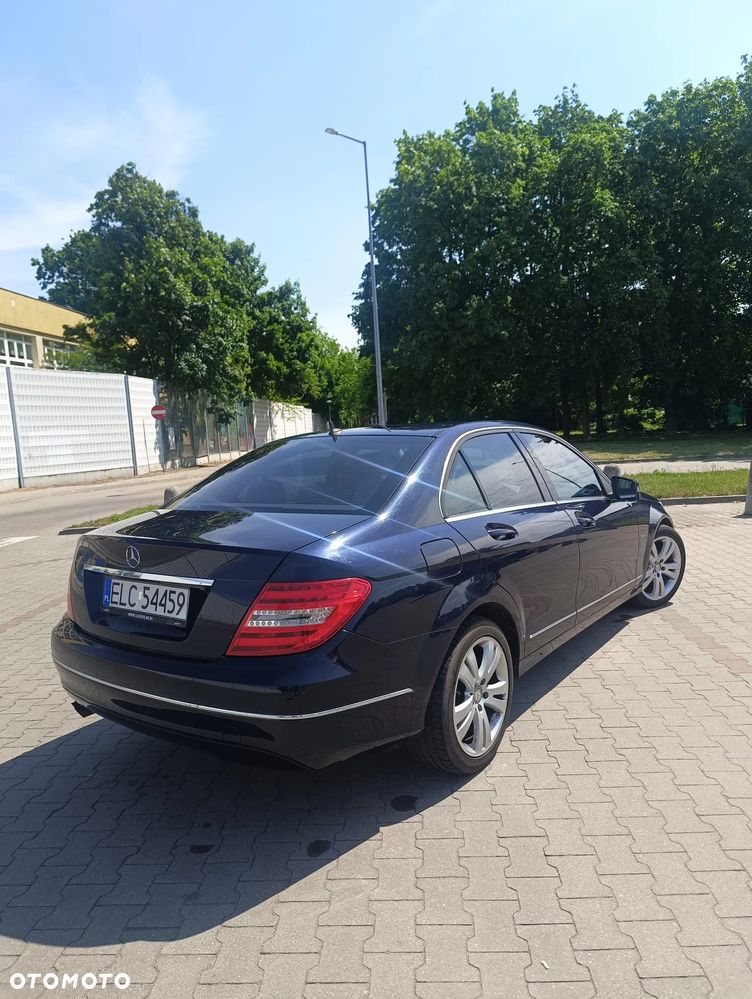 Mercedes-Benz Klasa C 180 CGI BlueEFFICIENCY Elegance - 9