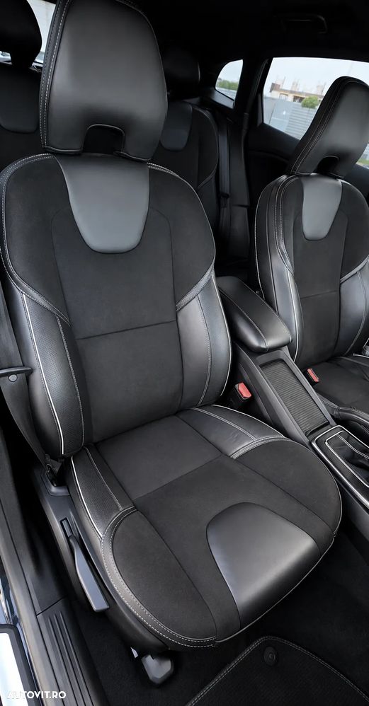 Volvo V40 D3 Geartronic RDesign - 17