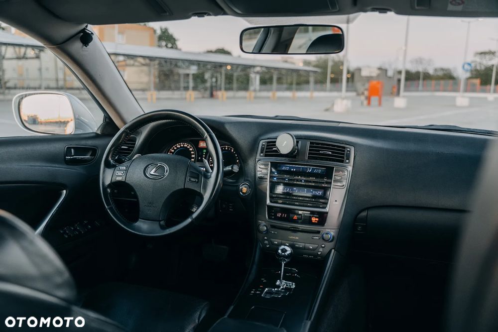 Lexus IS 250 Elegance - 18