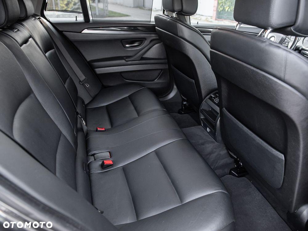 BMW Seria 5 520d Luxury Line - 30