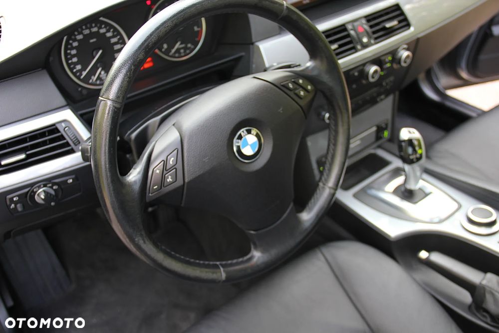 BMW Seria 5 525d Touring Edition Exclusive - 8