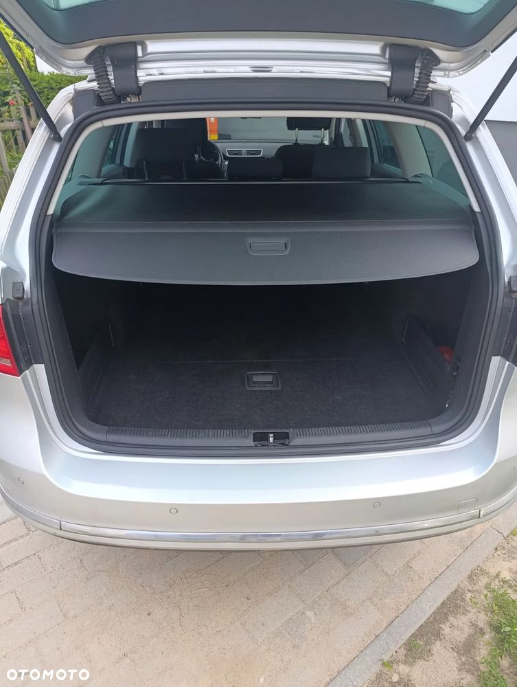 Volkswagen Passat - 11