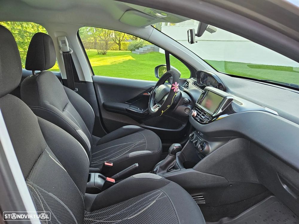 Peugeot 208 1.4 HDi Active - 4
