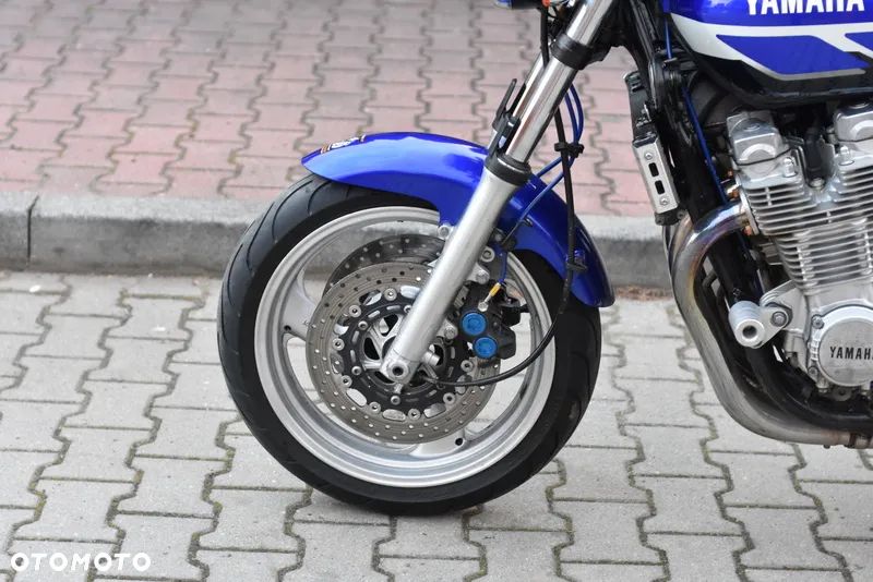 Yamaha XJR - 21
