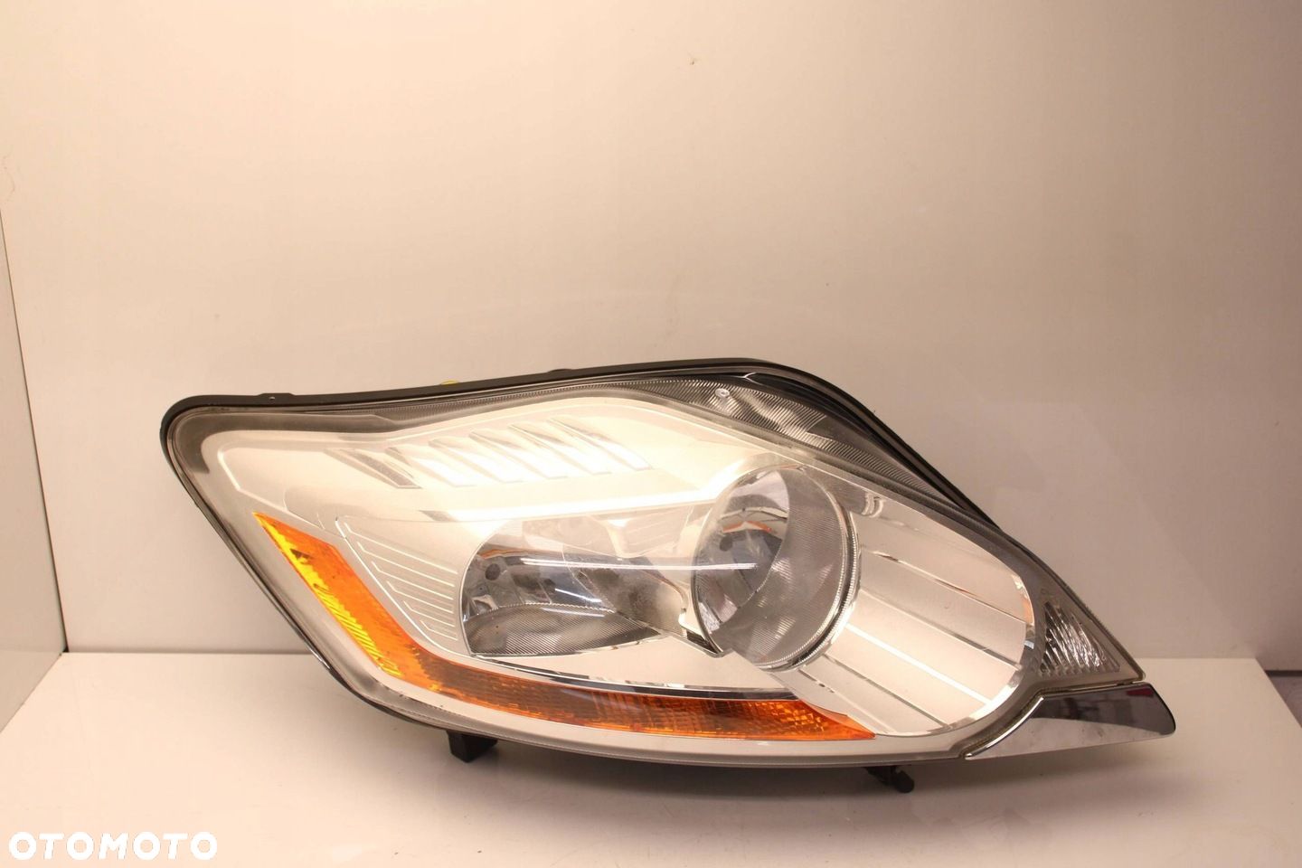 FORD KUGA MK1 08R- REFLEKTOR PRAWY LAMPA PRAWA PRZEDNIA PRZÓD - 1