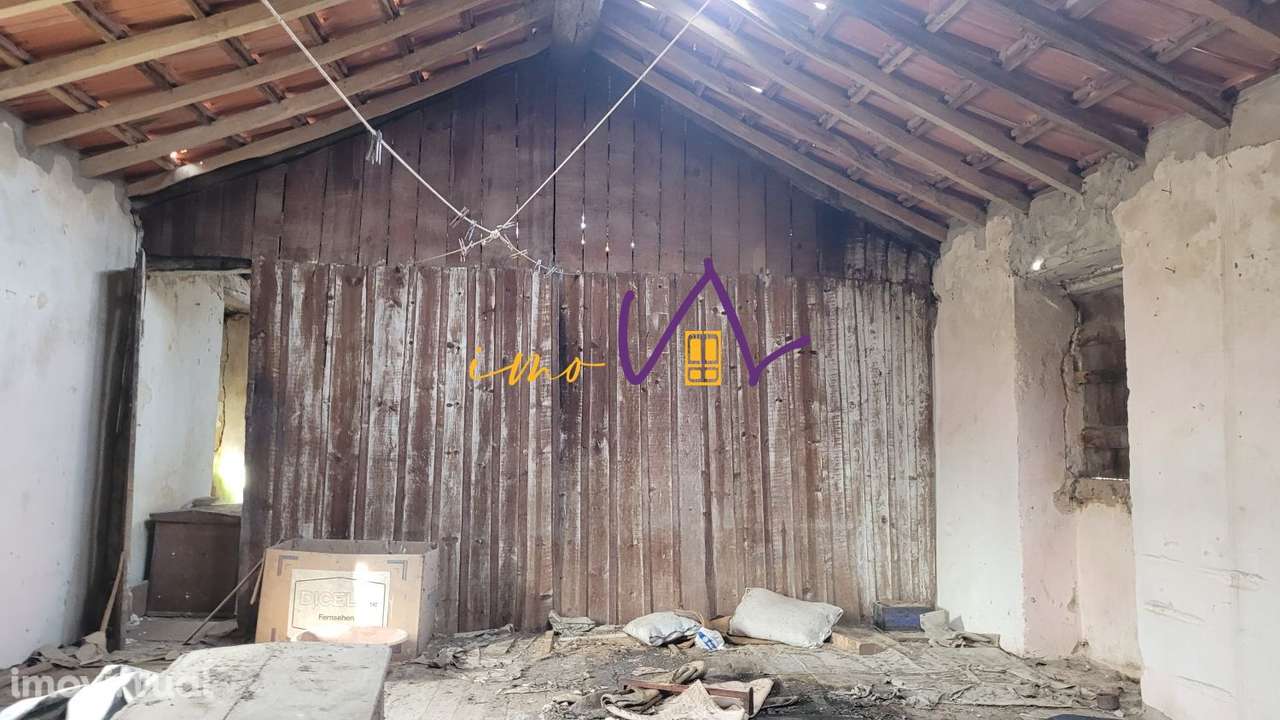 Moradia para remodelar junto à praia da Ereira - Grande imagem: 4/16