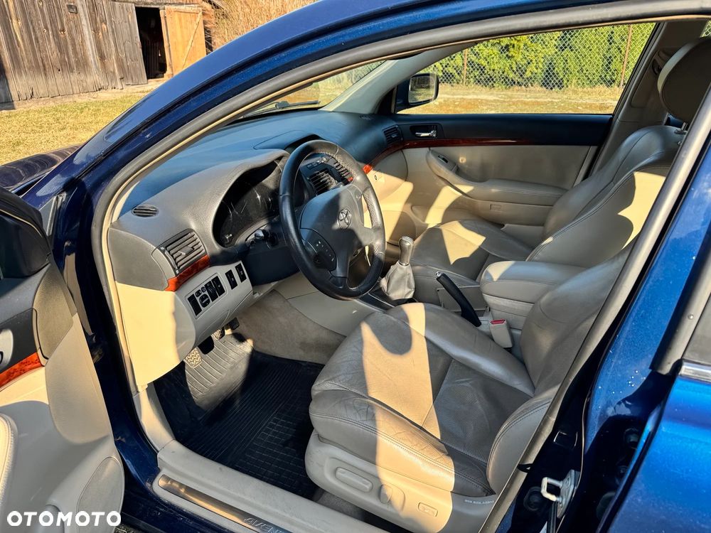 Toyota Avensis 2.0 D-4D Executive - 6