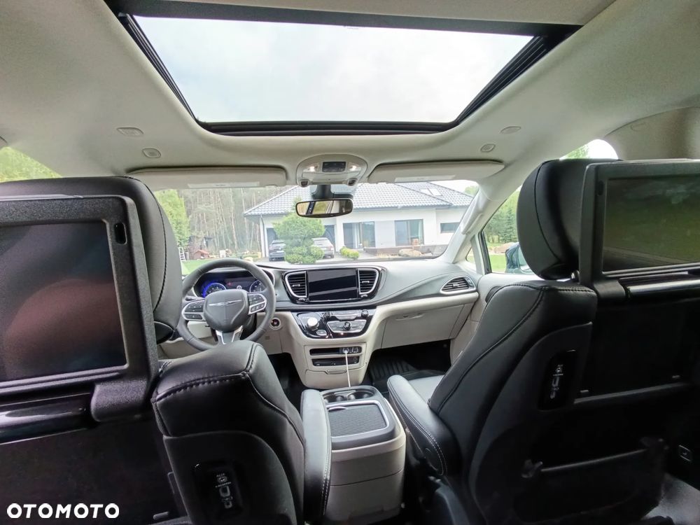 Chrysler Pacifica - 28
