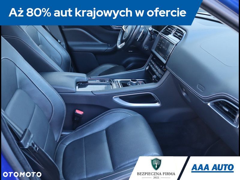 Jaguar F-Pace - 10