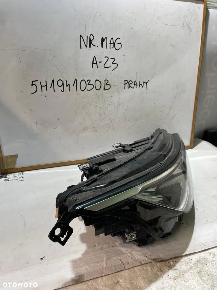 LAMPA PRAWA PRZÓD VW GOLF VIII FULL LED 5H1941030B - 2