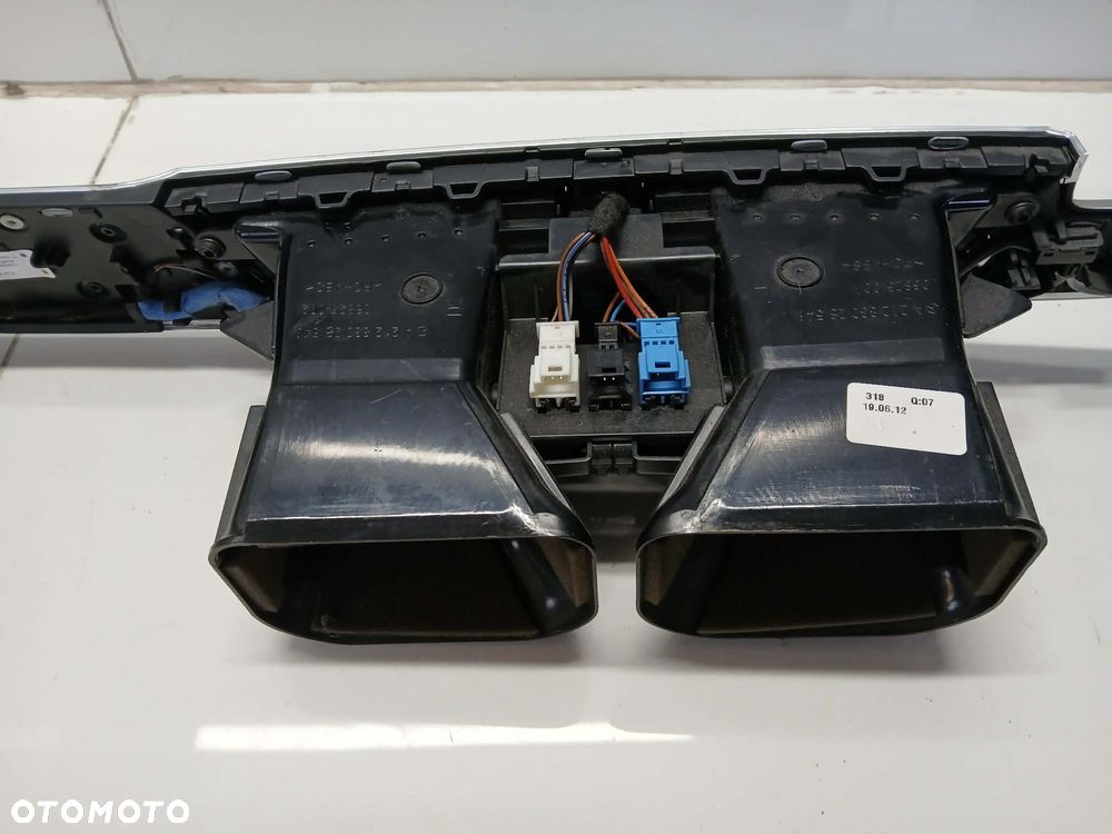 MERCEDES W212 LISTWA DEKOR KONSOLI KRATKI NAWIEWU A212680XX71 - 2
