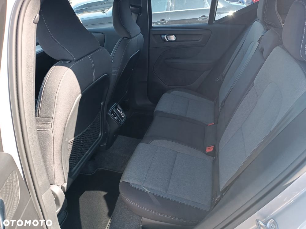 Volvo XC 40 T2 Core - 22