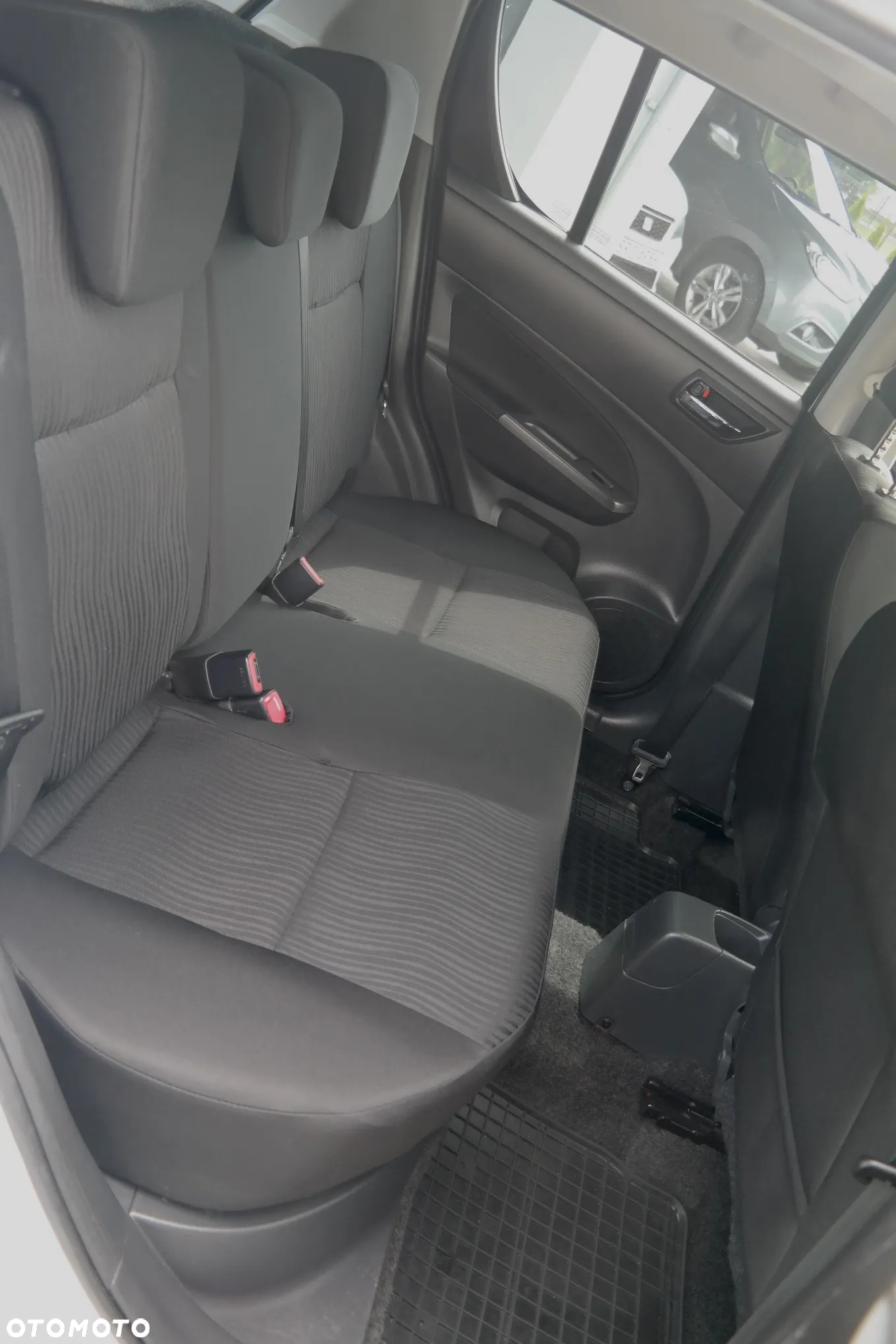 Suzuki Swift 1.2 Premium - 9
