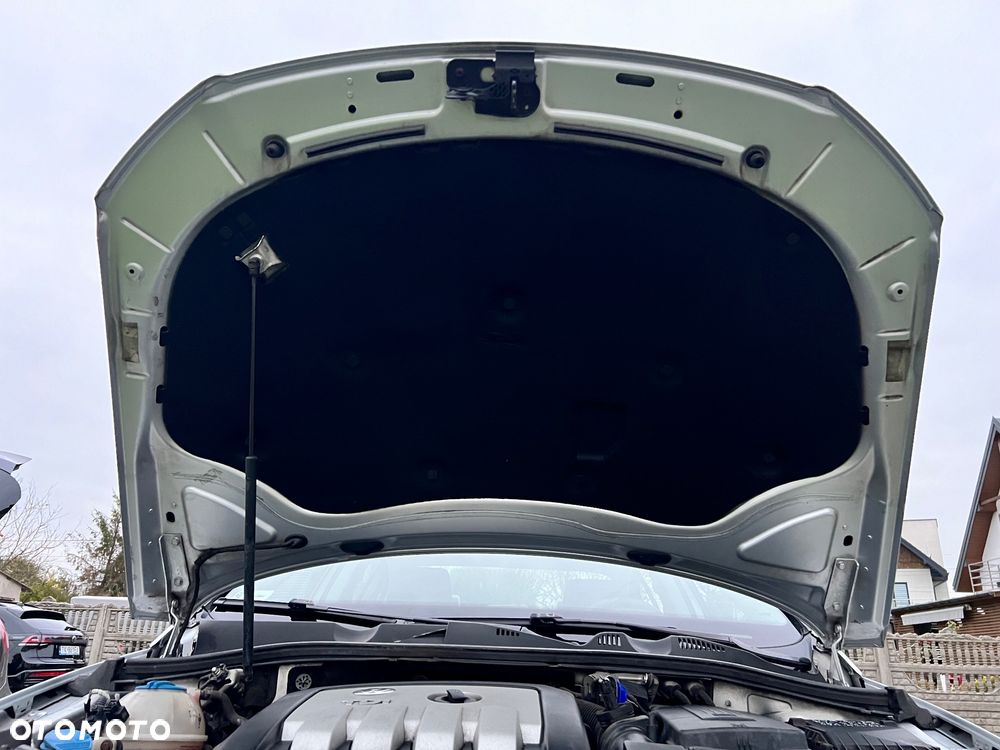 Volkswagen Passat 2.0 TDI DPF Comfortline - 20