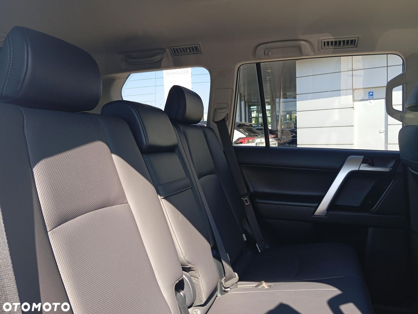 Toyota Land Cruiser LC 2.8 D-4D Executive - 14