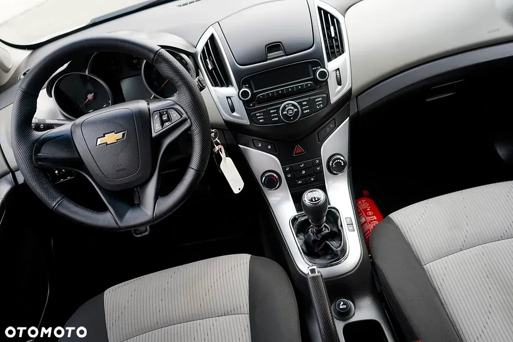 Chevrolet Cruze - 25