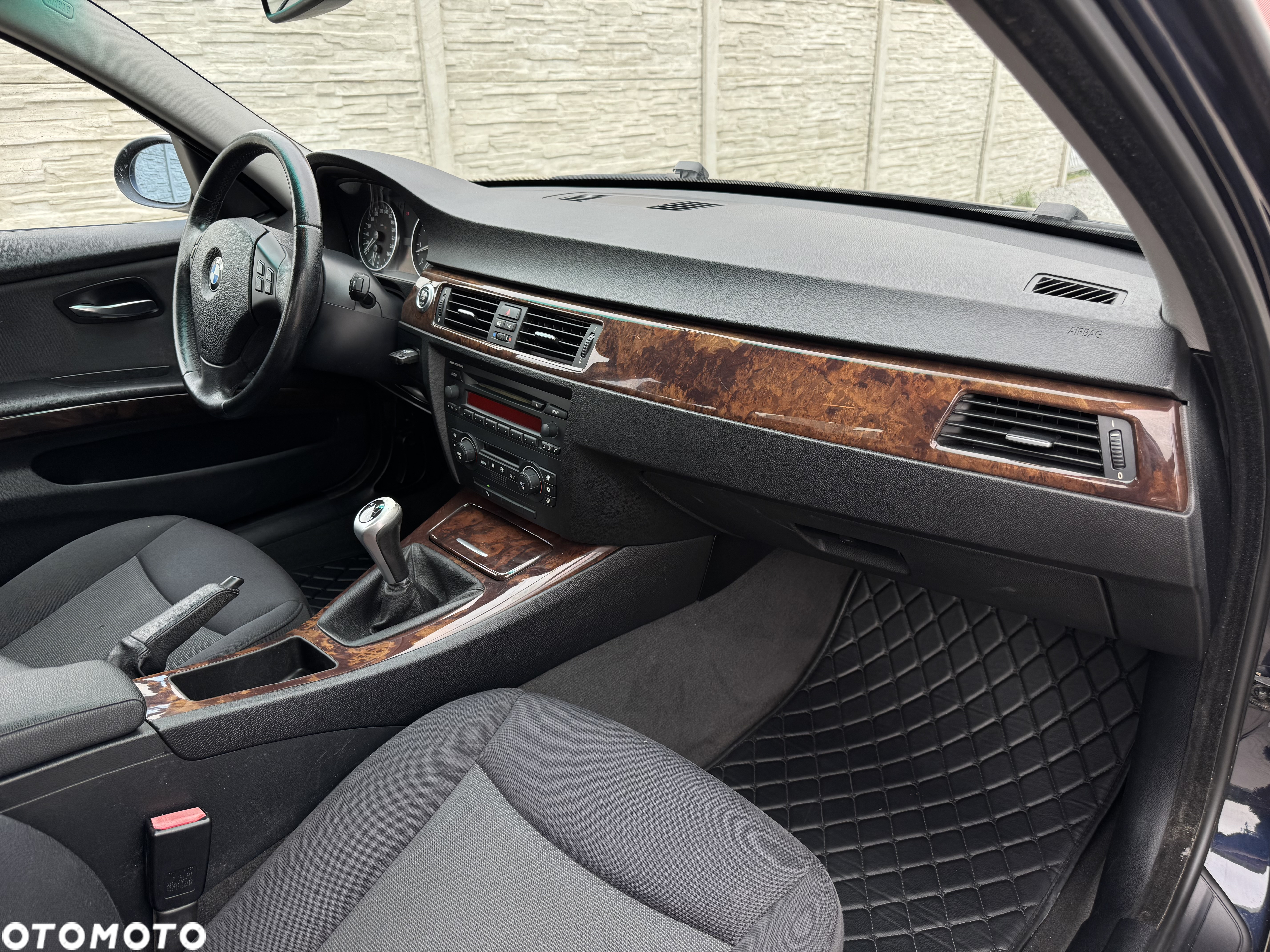 BMW Seria 3 318i - 8