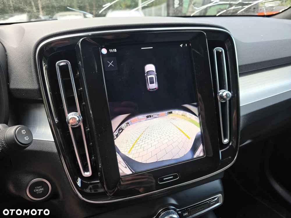 Volvo XC 40 B3 Plus Dark - 20