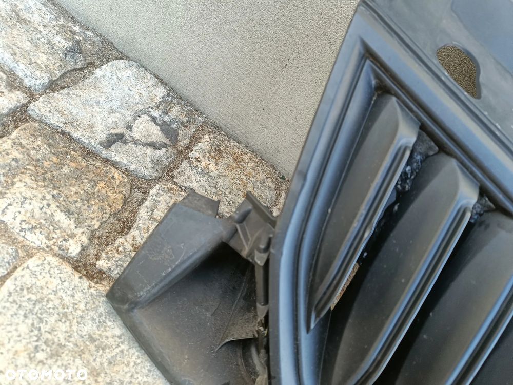 Grill Skoda Fabia 3 III Atrapa Chłodnicy Kratka  6V0853653A - 6