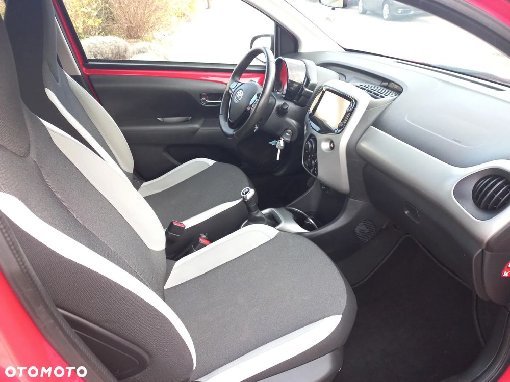 Toyota Aygo x-play - 20
