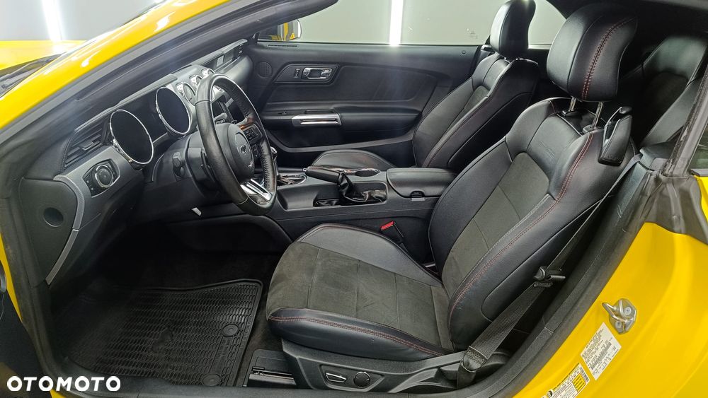 Ford Mustang 5.0 V8 GT - 12