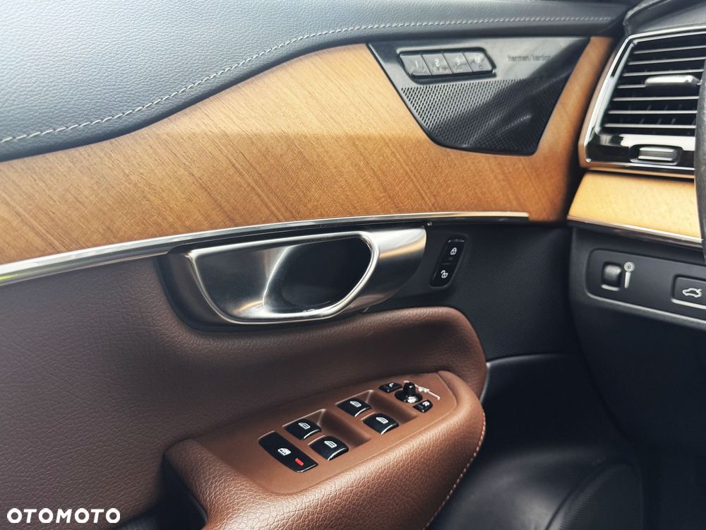 Volvo XC 90 - 31