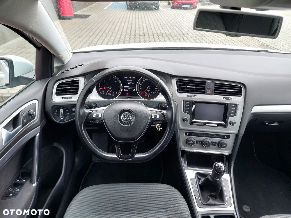 Volkswagen Golf - 16
