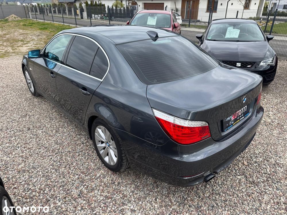 BMW Seria 5 520d Edition Exclusive - 4