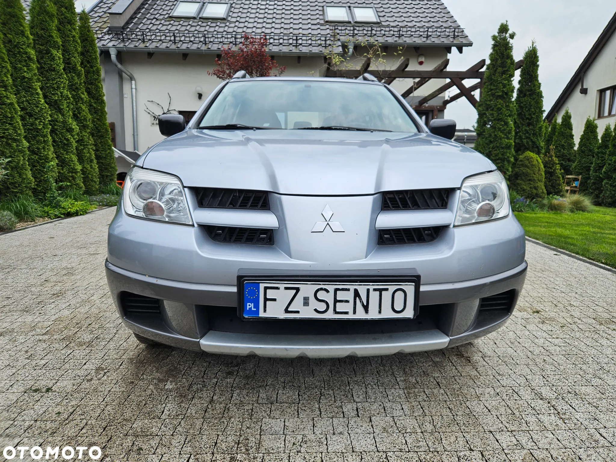 Mitsubishi Outlander 2.0 4WD Intense - 2