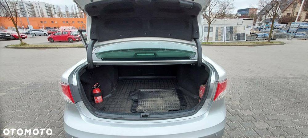 Toyota Avensis 1.8 Sol - 5