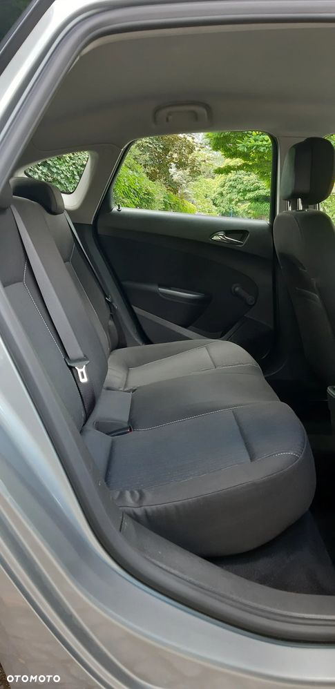 Opel Astra 1.6 Enjoy - 24