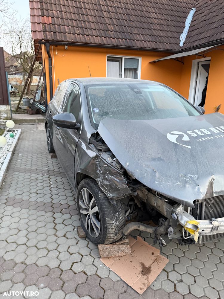 Peugeot 308 1.2 L PureTech Turbo S&S EAT8 Allure - 2