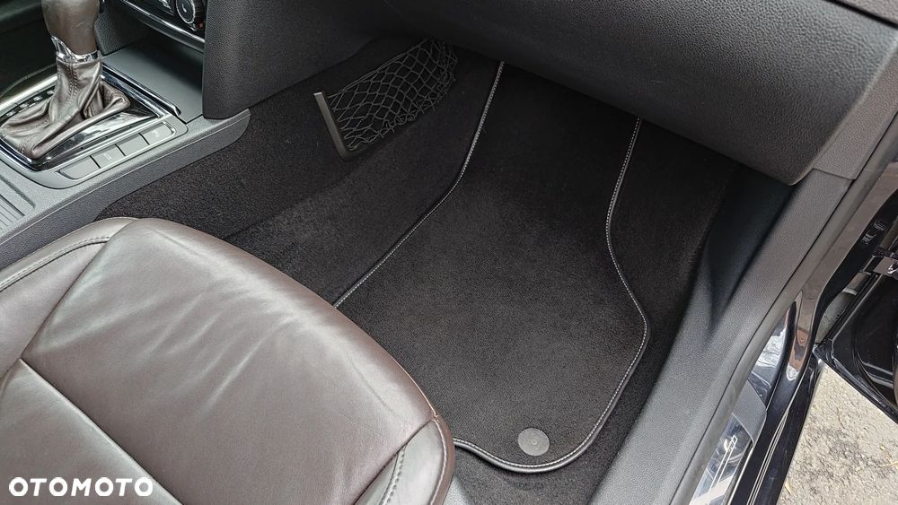 Skoda Superb 2.0 TDI L&K DSG - 25