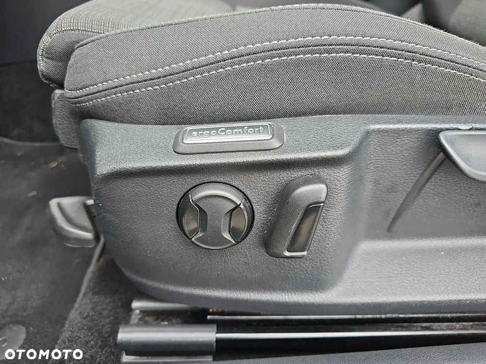 Volkswagen Passat 1.5 TSI EVO Business - 21
