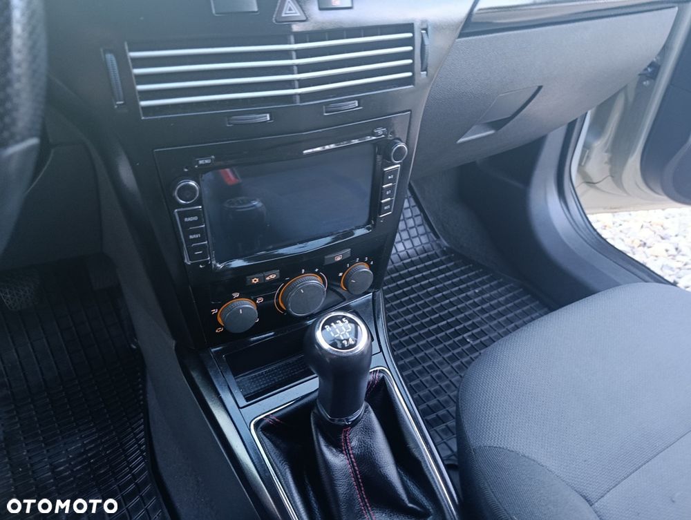 Opel Astra 1.4 Cosmo - 24