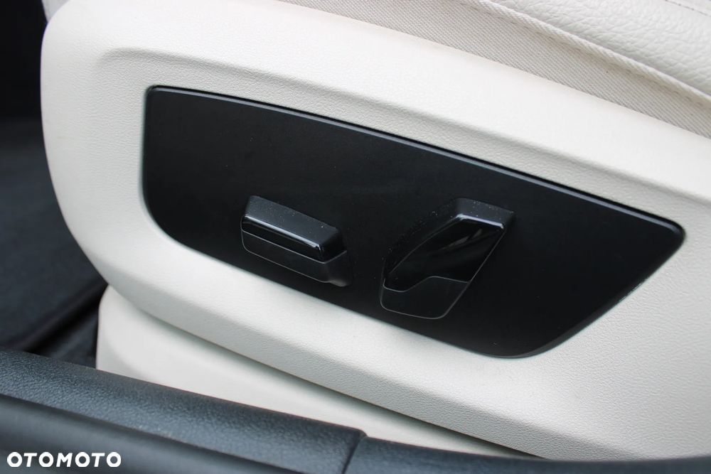 BMW Seria 5 520d xDrive Luxury Line - 14