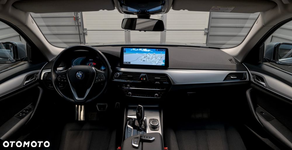 BMW Seria 5 530e xDrive Luxury Line sport - 21
