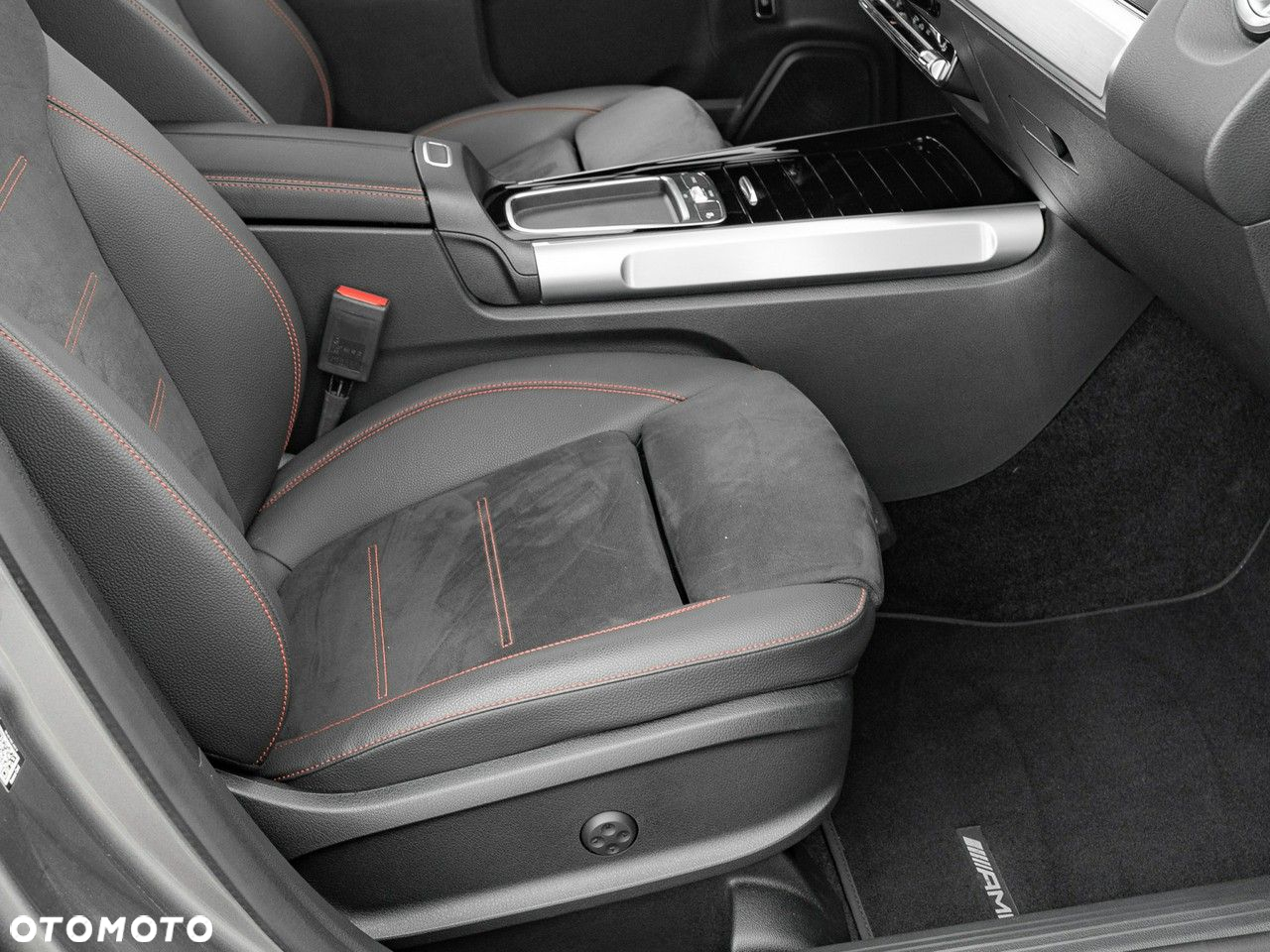 Mercedes-Benz GLB 200 d 4-Matic AMG Line 8G-DCT - 33