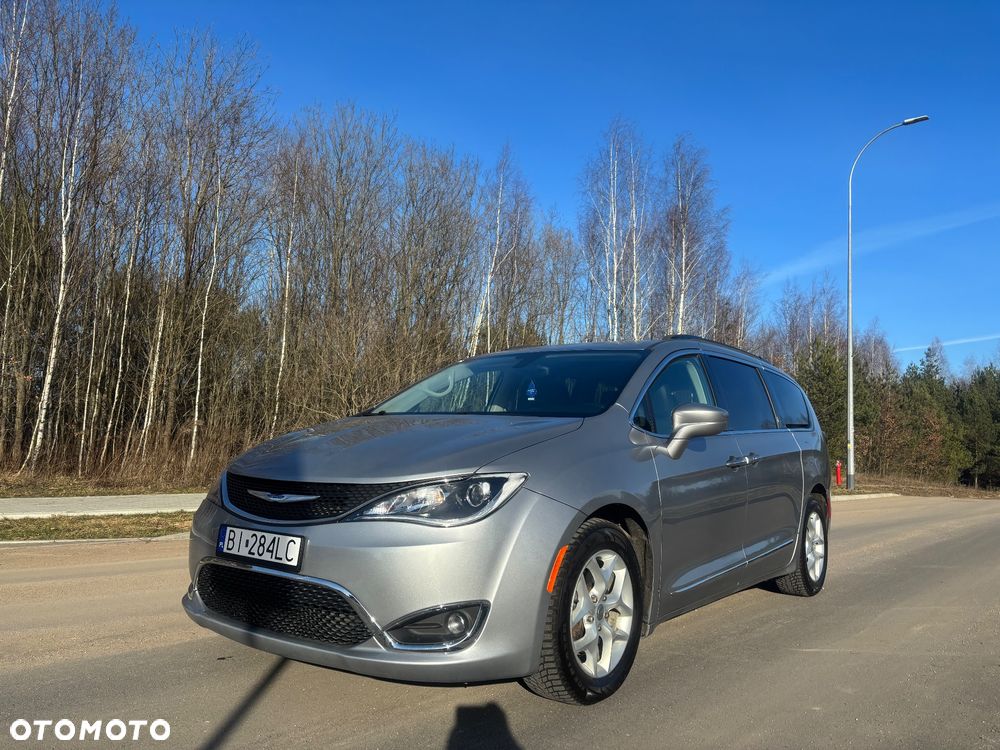 Chrysler Pacifica - 7