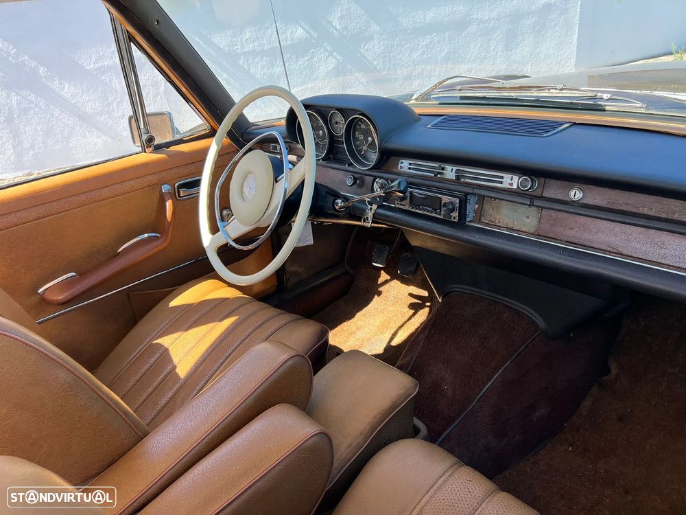 Mercedes-Benz 280 - 36