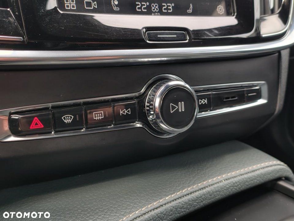 Volvo V90 Cross Country - 23