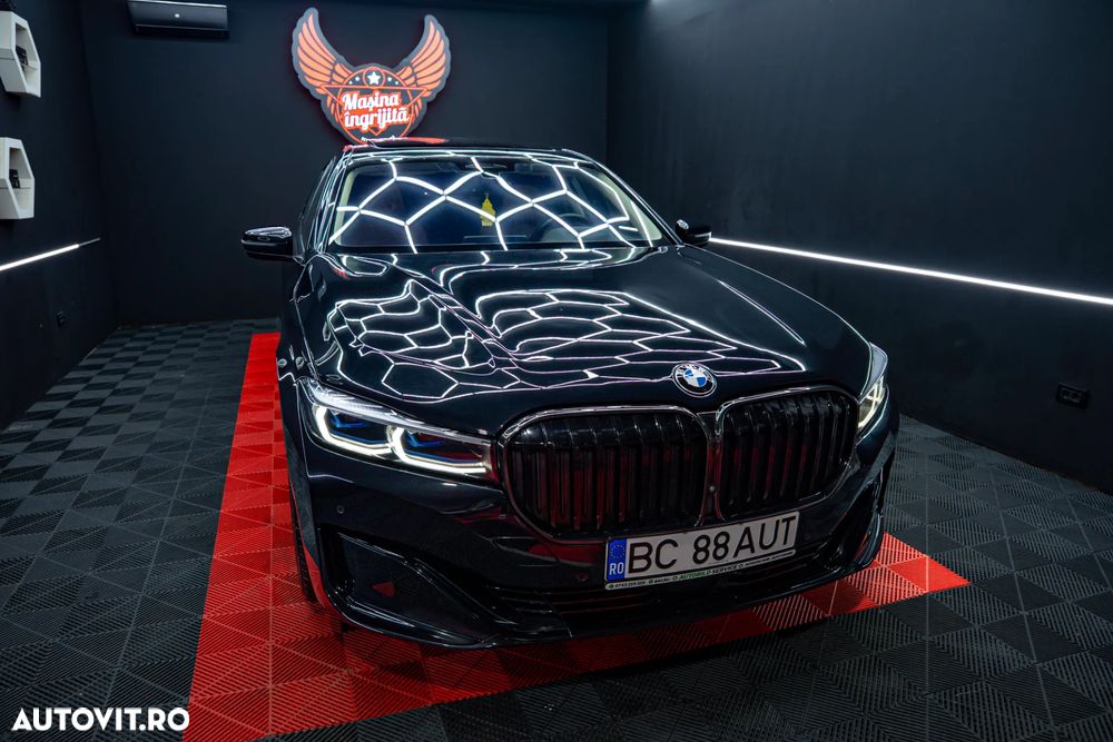 BMW Seria 7 740d xDrive MHEV - 31