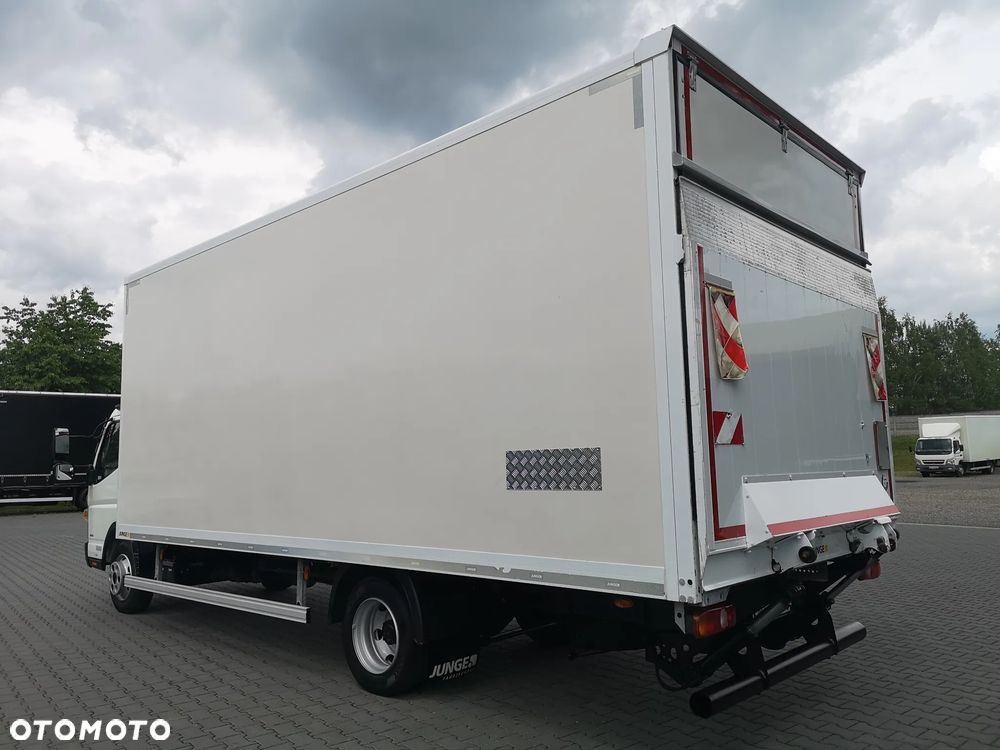 Mitsubishi Fuso Canter 7C18 Kontener + Winda Stan Bardzo Dobry - 6