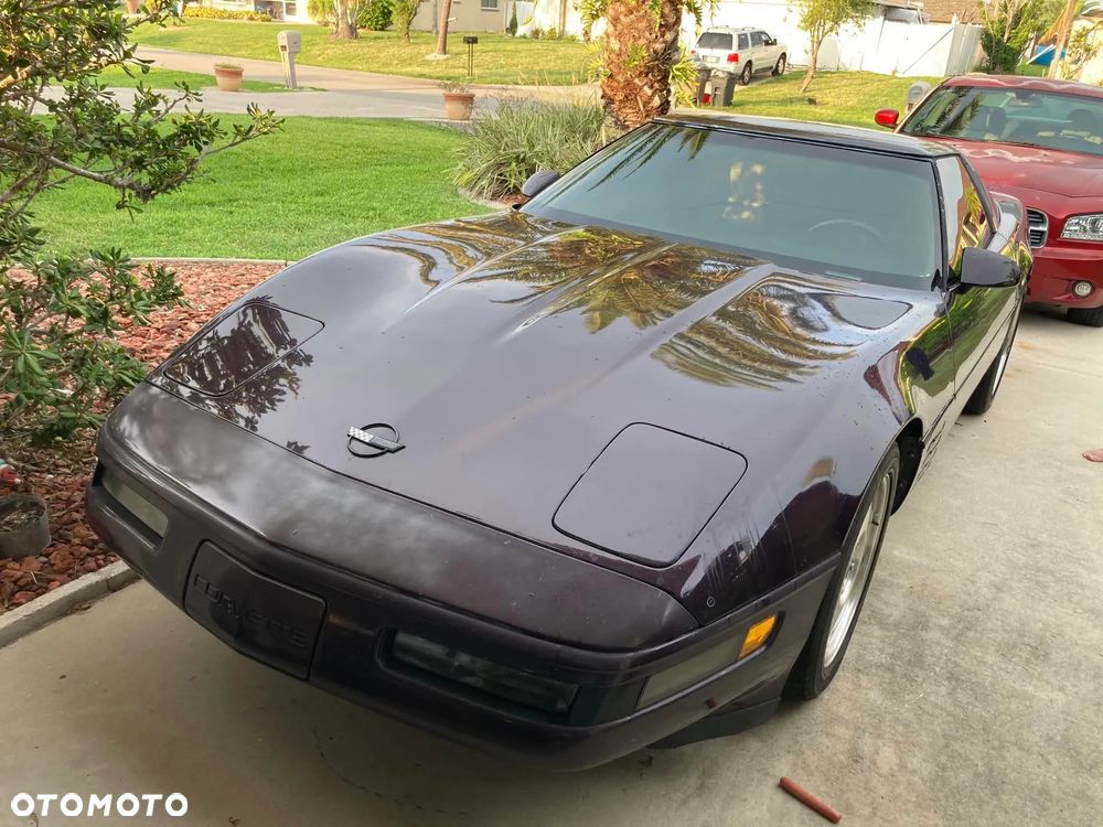 Chevrolet Corvette - 18