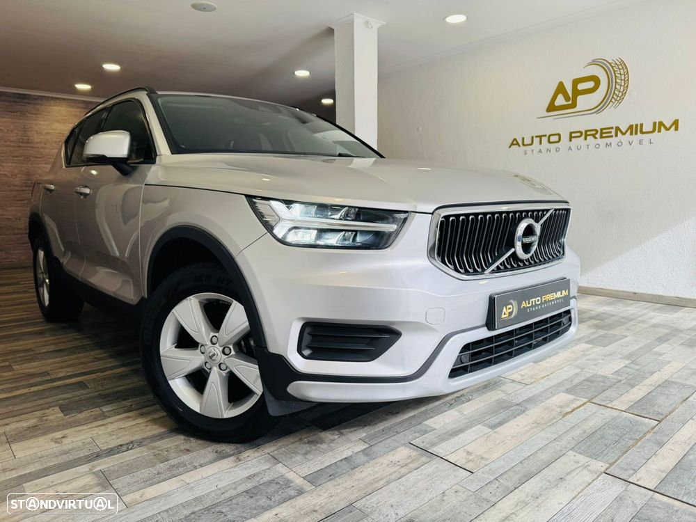 Volvo XC 40 1.5 T3 Momentum Plus - 1