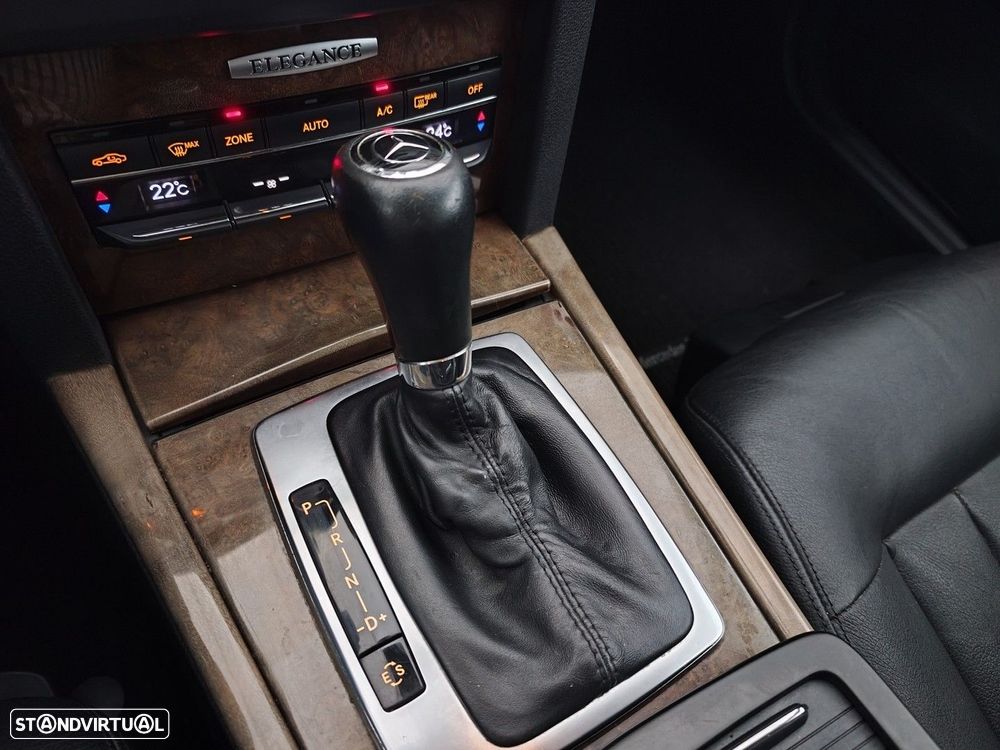 Mercedes-Benz E 250 BlueTEC Elegance Auto. - 26
