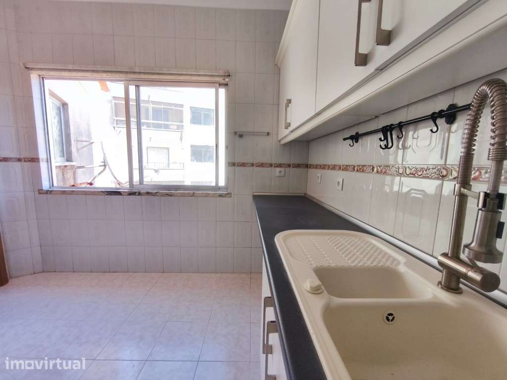 Apartamento T4 para venda com 101 m² de área bruta em Merçês Rio de... - Grande imagem: 2/30