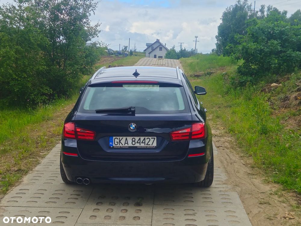 BMW Seria 5 525d xDrive - 6