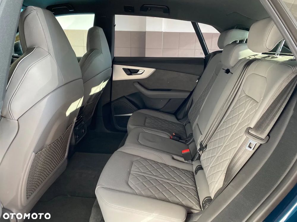 Audi SQ8 - 33