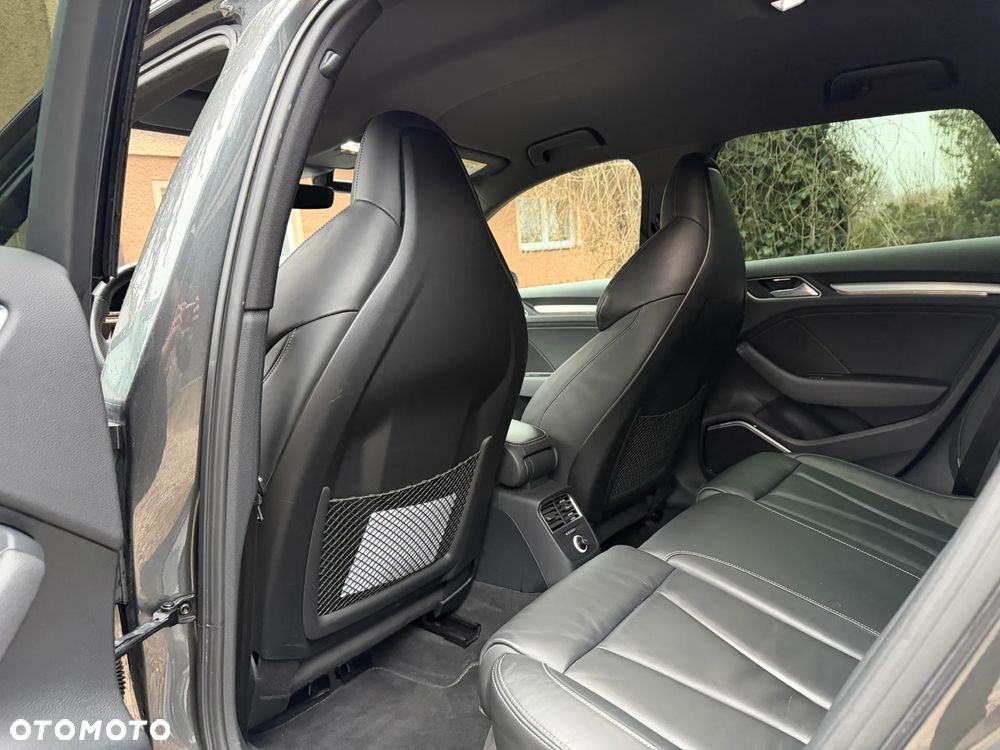 Audi A3 Sportback 2.0 TDI S tronic - 17